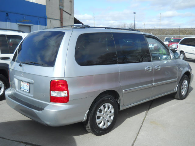 Kia Sedona 2005 photo 3