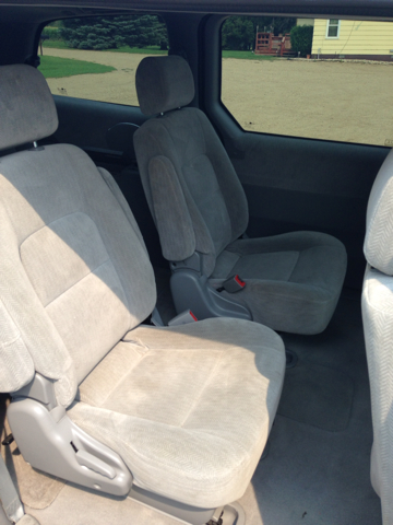 Kia Sedona Open-top MiniVan