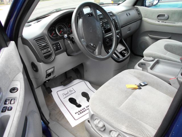 Kia Sedona 2005 photo 2