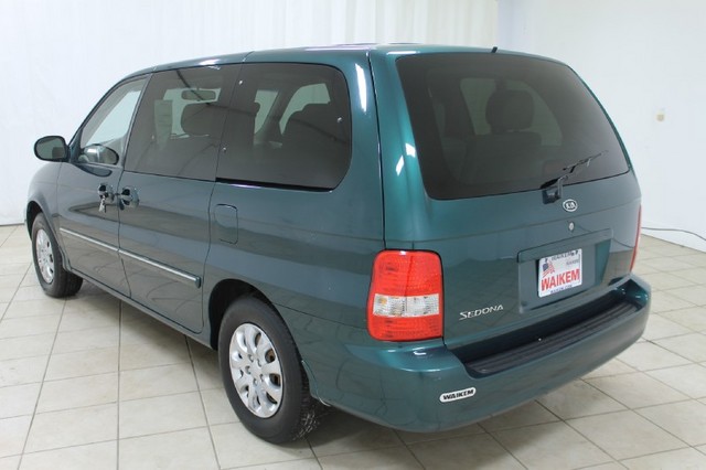 Kia Sedona 2005 photo 2
