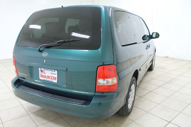 Kia Sedona 2005 photo 4