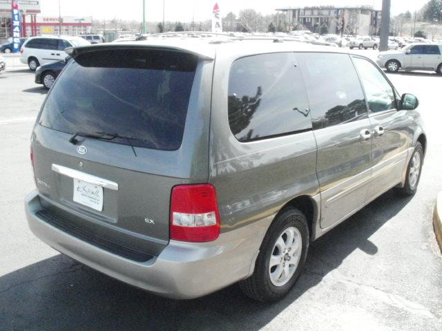 Kia Sedona 2005 photo 2