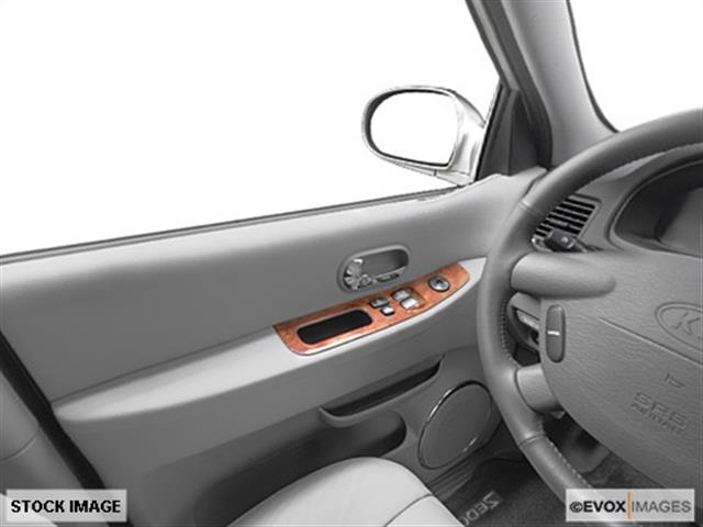 Kia Sedona 2005 photo 2