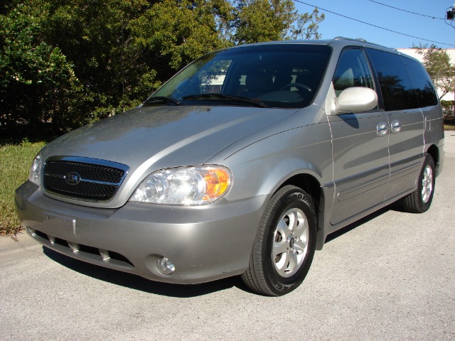 Kia Sedona 2005 photo 2