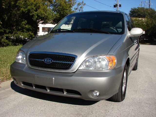 Kia Sedona 2005 photo 4