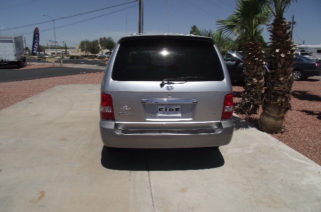 Kia Sedona 2005 photo 4