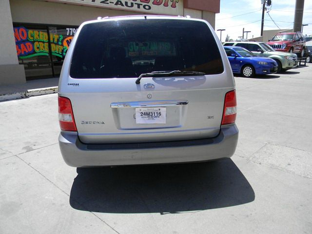 Kia Sedona Elk Conversion Van MiniVan