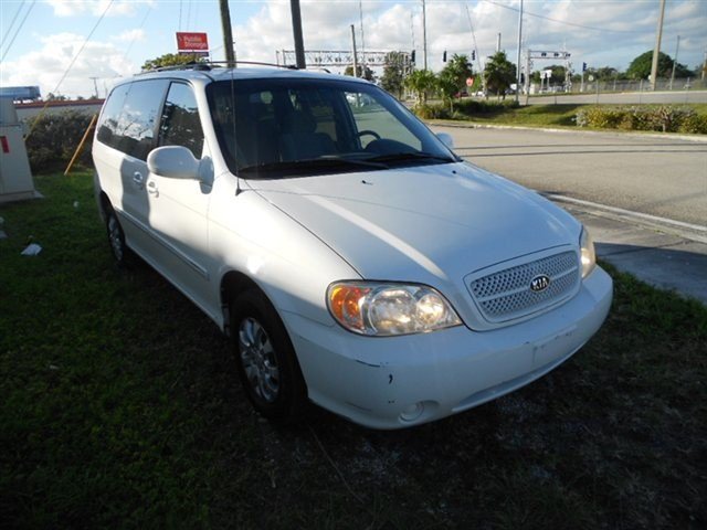 Kia Sedona 2005 photo 2