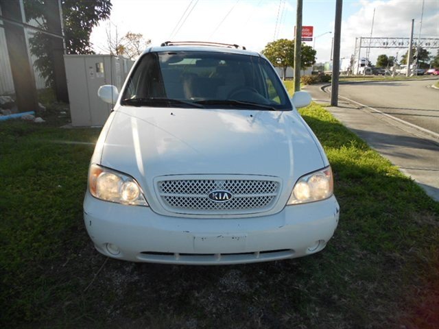 Kia Sedona 2005 photo 4