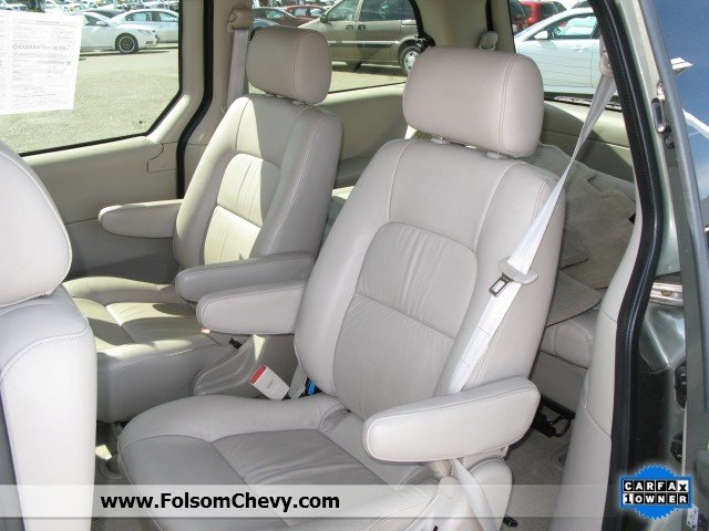Kia Sedona 2005 photo 2