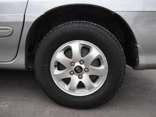 Kia Sedona 2005 photo 2