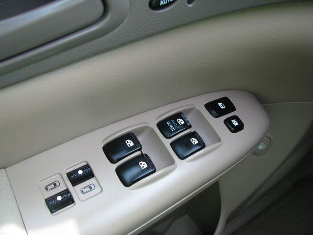 Kia Sedona 2006 photo 8
