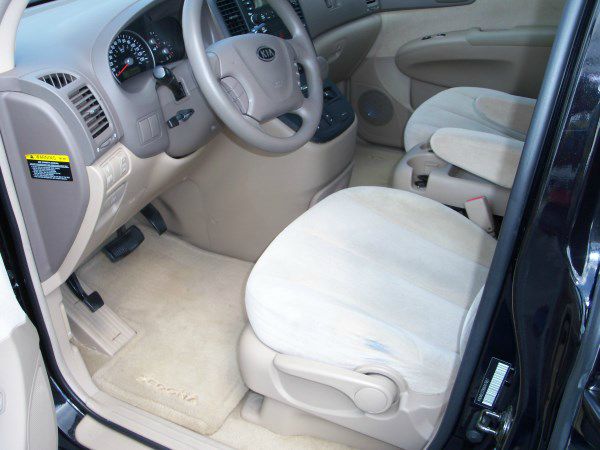 Kia Sedona 2006 photo 2