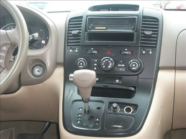 Kia Sedona Open-top MiniVan