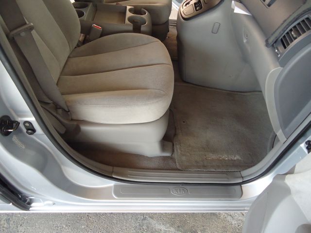 Kia Sedona 2006 photo 24