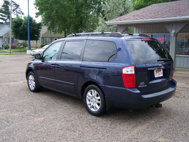 Kia Sedona Open-top MiniVan