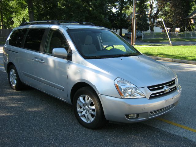 Kia Sedona 2006 photo 1