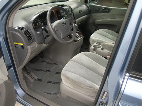 Kia Sedona 2007 photo 2