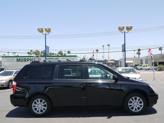 Kia Sedona Crew Cab 4x4 Shortbox MiniVan