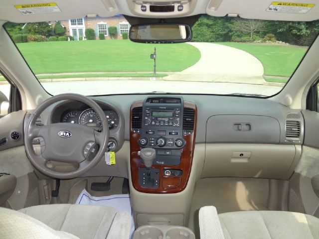 Kia Sedona 2007 photo 3