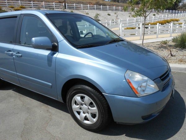 Kia Sedona 2007 photo 2