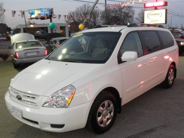 Kia Sedona 2007 photo 1