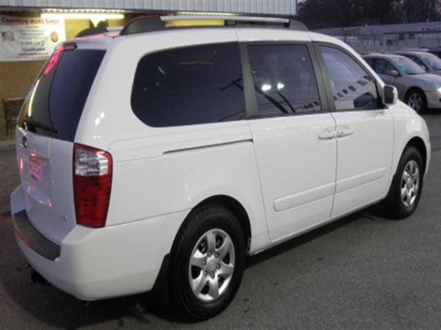 Kia Sedona 2007 photo 2