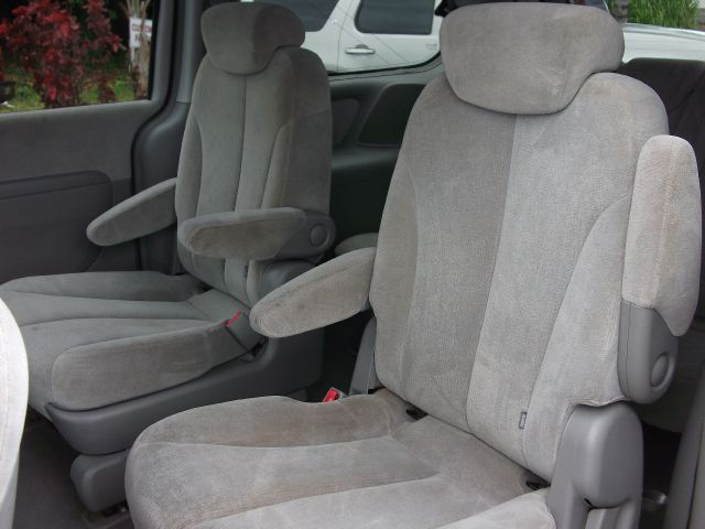 Kia Sedona 2WD Crew Cab LWB XE Truck MiniVan