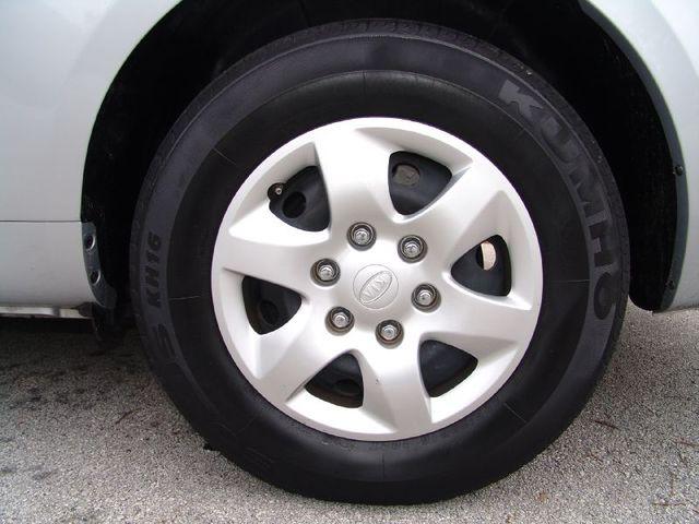 Kia Sedona 2008 photo 3