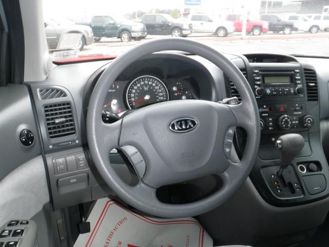 Kia Sedona 2008 photo 5