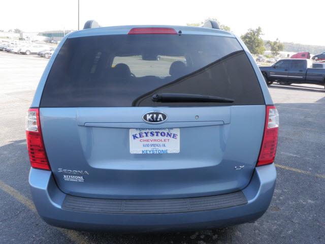 Kia Sedona 2008 photo 1