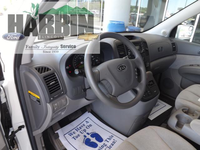 Kia Sedona 2008 photo 15