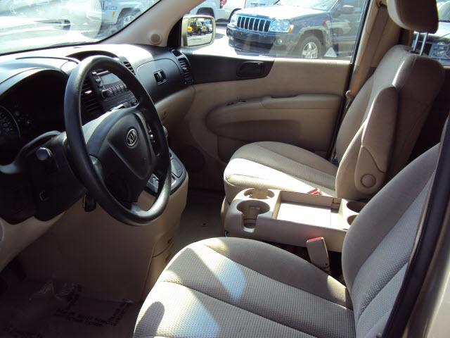 Kia Sedona 2008 photo 4