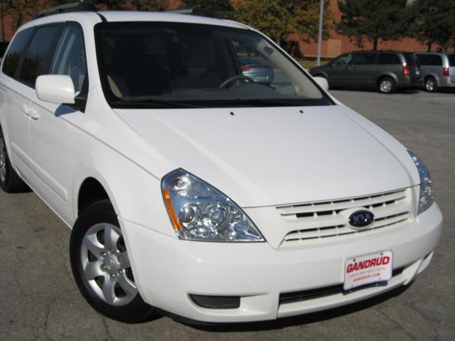 Kia Sedona 2008 photo 2