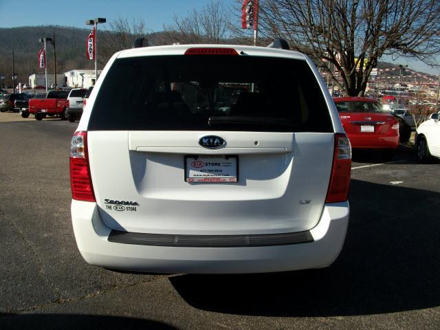 Kia Sedona Unknown MiniVan