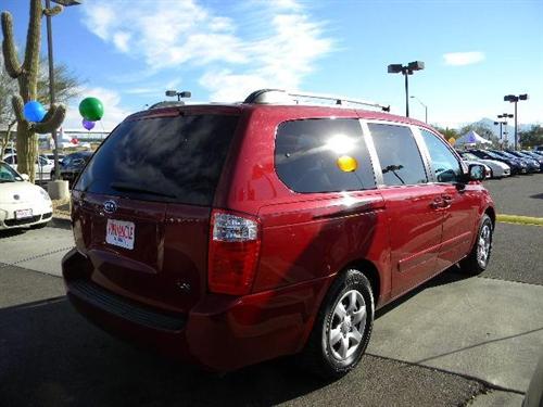 Kia Sedona 2008 photo 4