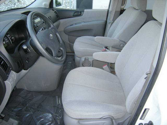 Kia Sedona 2008 photo 4