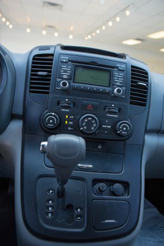 Kia Sedona 2009 photo 1