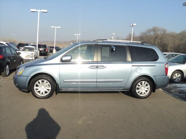 Kia Sedona Open-top MiniVan