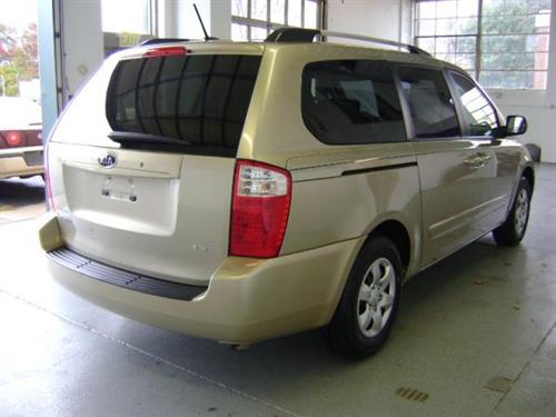 Kia Sedona 2009 photo 2
