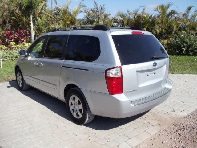 Kia Sedona 2009 photo 4