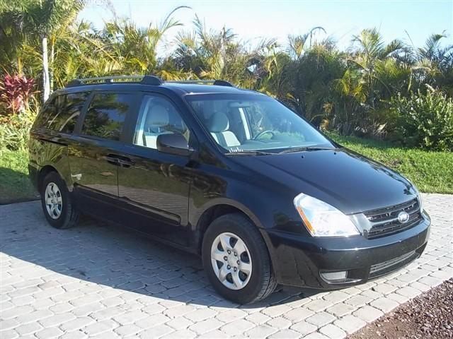 Kia Sedona 2009 photo 2