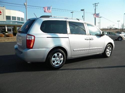 Kia Sedona 2009 photo 2