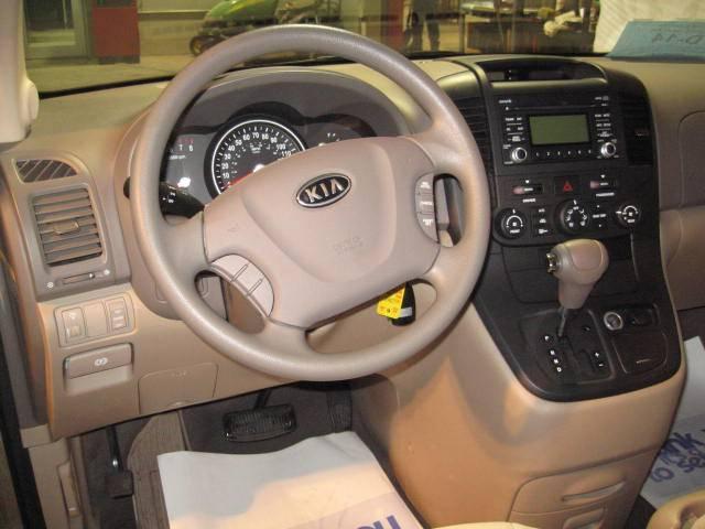 Kia Sedona 2009 photo 4