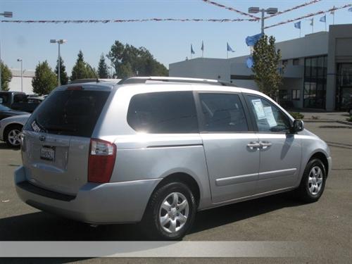 Kia Sedona 2009 photo 3