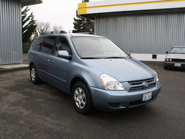 Kia Sedona 2009 photo 2