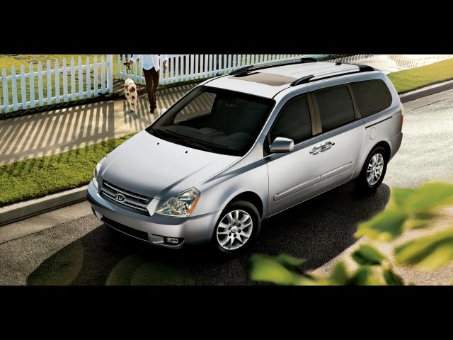 Kia Sedona 2010 photo 2