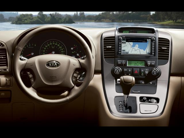 Kia Sedona 2010 photo 3