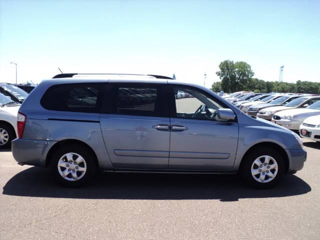 Kia Sedona 2010 photo 3