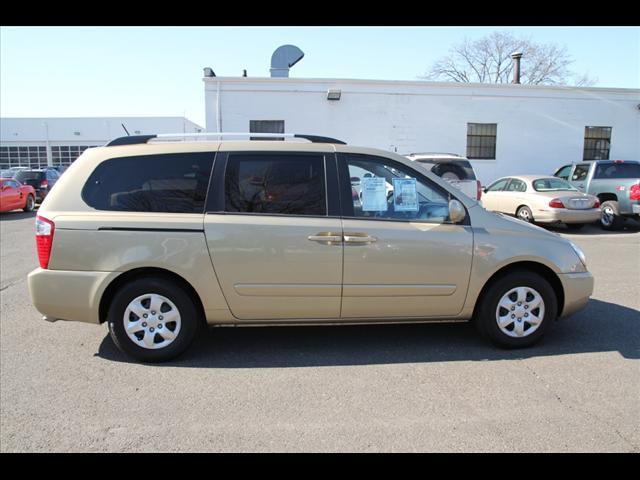 Kia Sedona 2010 photo 4